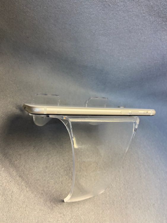 ���ʡ������ǡ�SIM�ե꡼��iPhoneSE���軰�塡 64GB���������饤�ȿ�