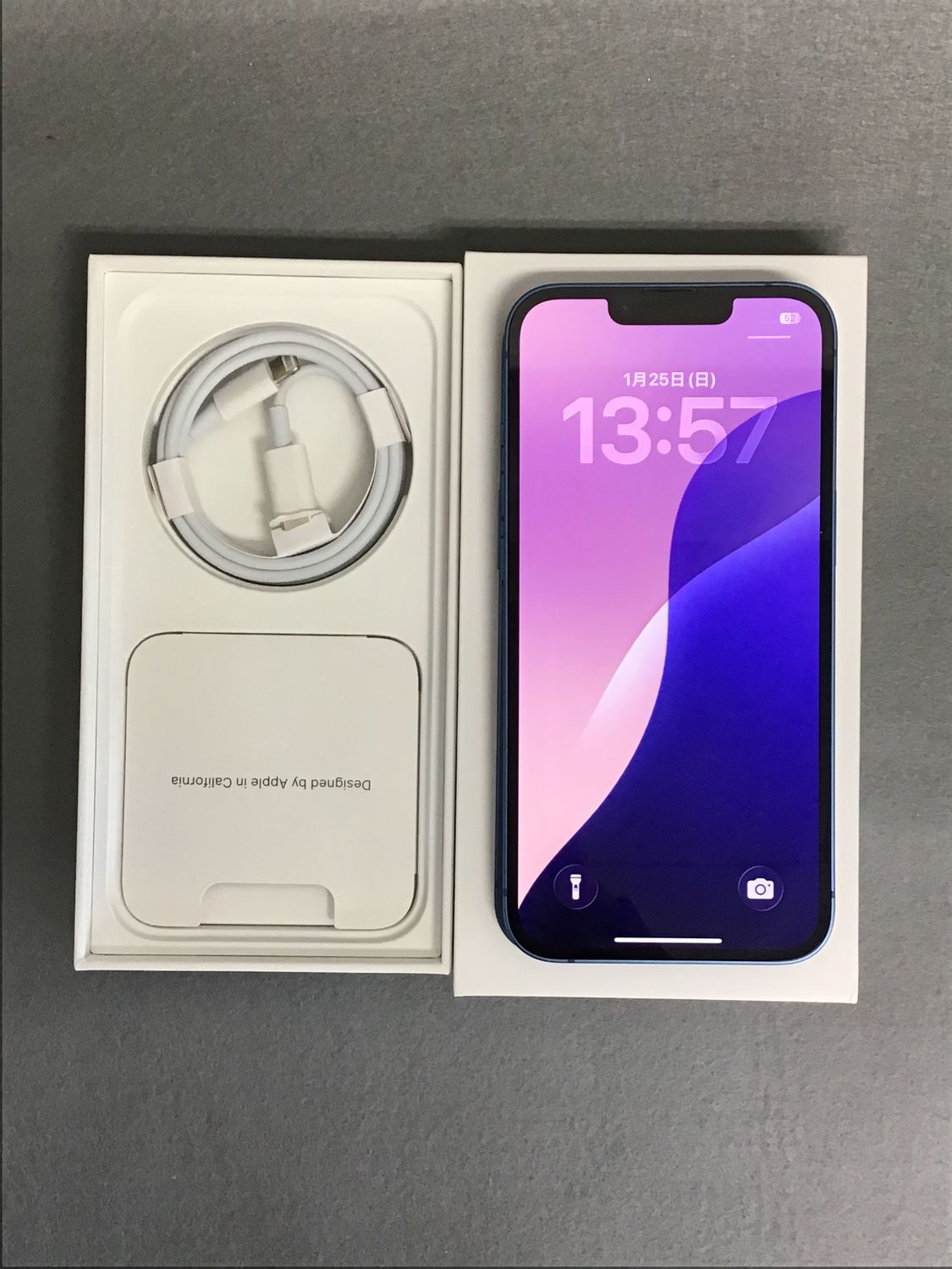 ムスビー｜中古美品 国内版 SIMフリー iPhone13 256GB ブルー色