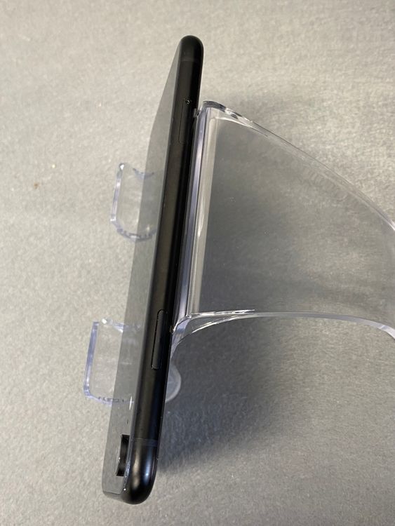 ���ʡ������ǡ�SIM�ե꡼��iPhoneXr 128GB �֥�å���