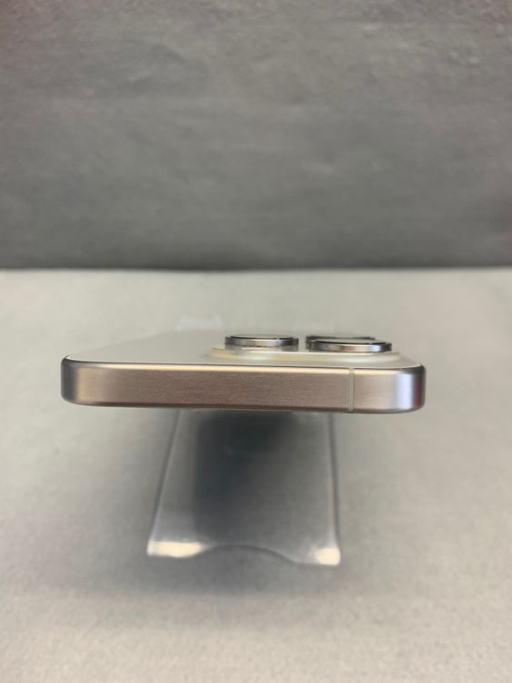 Ķ���ʡ������ǡ�SIM�ե꡼��iPhone15 Pro 256GB  �ʥ���������˥��࿧