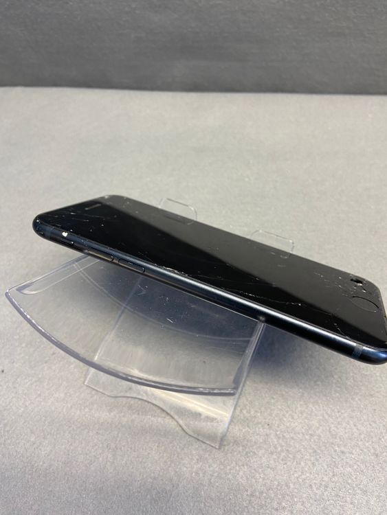 ��� ������ SIM�ե꡼ iPhoneSE �裳���� 64GB �ߥåɥʥ��ȿ�