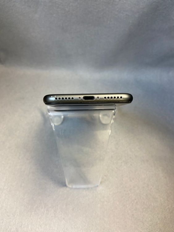 ���ʡ������ǡ�SIM�ե꡼��iPhone8 64GB �֥�å���