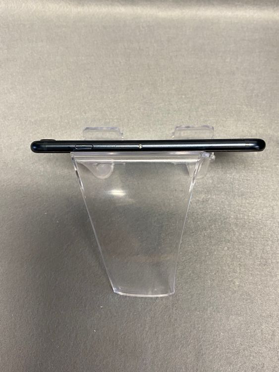 ���ʡ������ǡ�SIM�ե꡼��iPhoneSE���裳���� 128GB �ߥåɥʥ��ȿ�