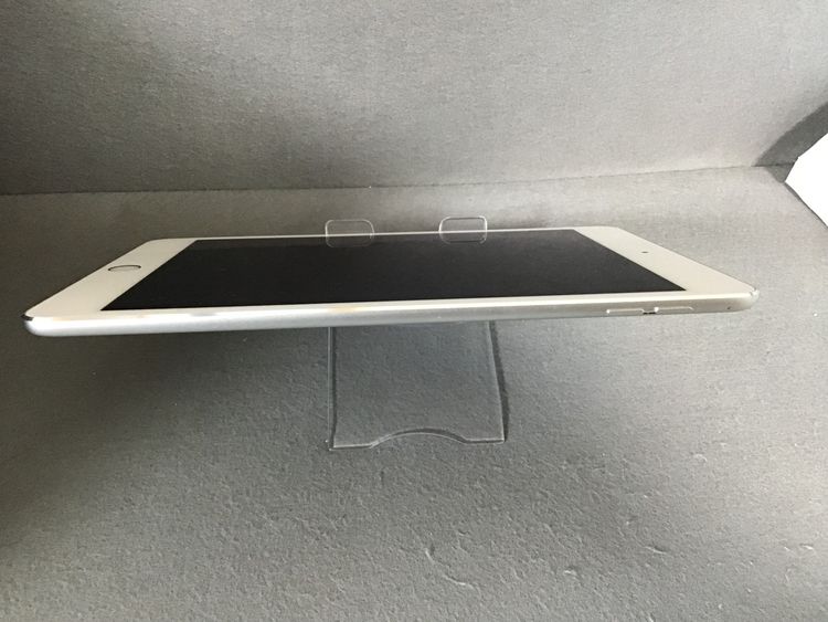   iPad mini 4 64GB WiFi С
