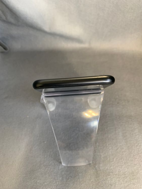 Ķ���ʡ������ǡ�SIM�ե꡼��iPhoneSE �������� 64GB �֥�å���