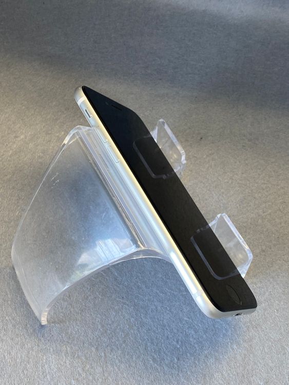 ���ʡ������ǡ�SIM�ե꡼��iPhoneSE �裲���� 128GB �ۥ磻�ȿ�