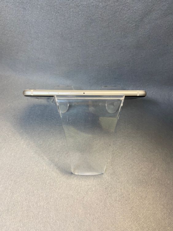 ���ʡ������ǡ�SIM�ե꡼��iPhone SE �裳���塡64GB���������饤�ȿ�