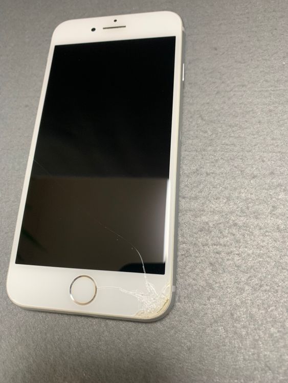 ������ ������ SIM�ե꡼ iPhone8 64GB ����С���