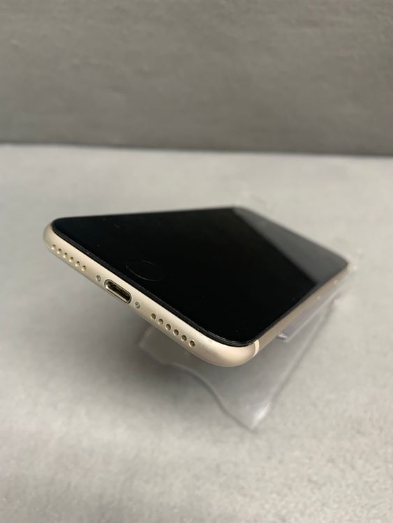 ���� ������ SIM�ե꡼ iPhoneSE ��3���� 64GB �������饤�ȿ�