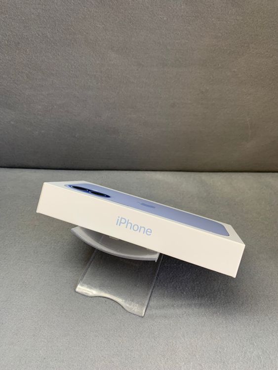 ����̤���� Apple���ȥ��� SIM�ե꡼ iPhone17 256GB �ߥ��ȥ֥롼��