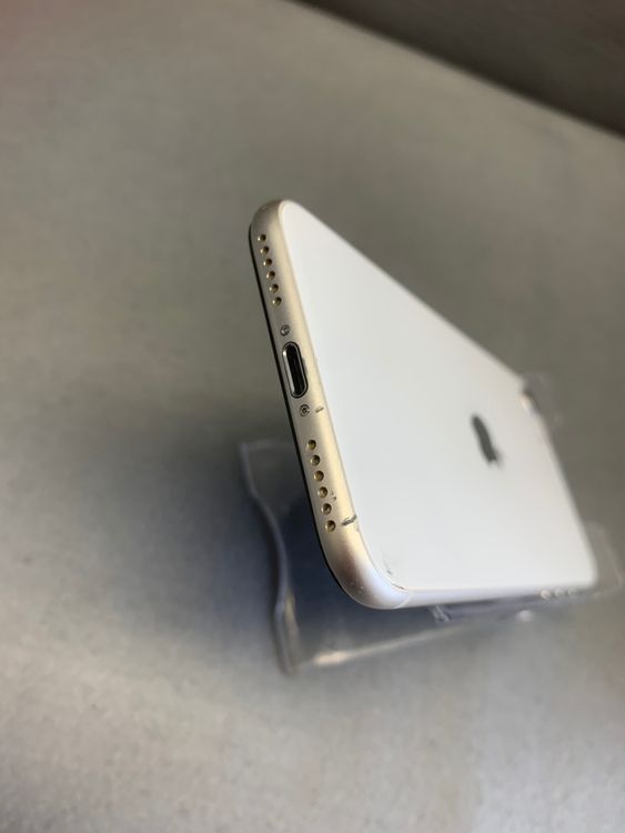 ��š������ǡ�SIM�ե꡼ iPhoneSE ��3���� 128GB �������饤�ȿ�