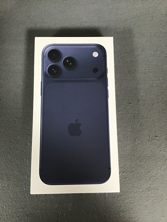新品未使用 国内版 SIMフリー iPhone17  Pro Max  256GB ディープブルー色