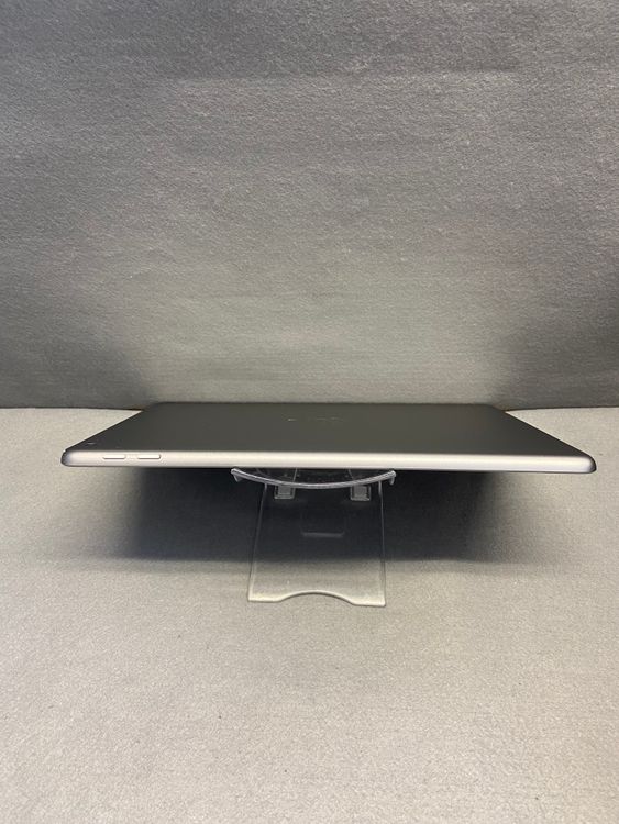 Ķ���� ������ WiFi�� iPad ��5���� 32GB ���ڡ������졼��