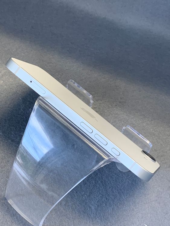 ���ʡ������ǡ�sim�ե꡼��iPhone16e 128GB �ۥ磻�ȿ�