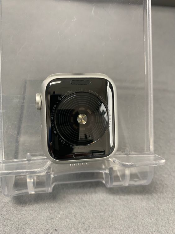 ���� Apple Watch SE ��1���� GPS��ǥ� 40mm 32GB ����С�