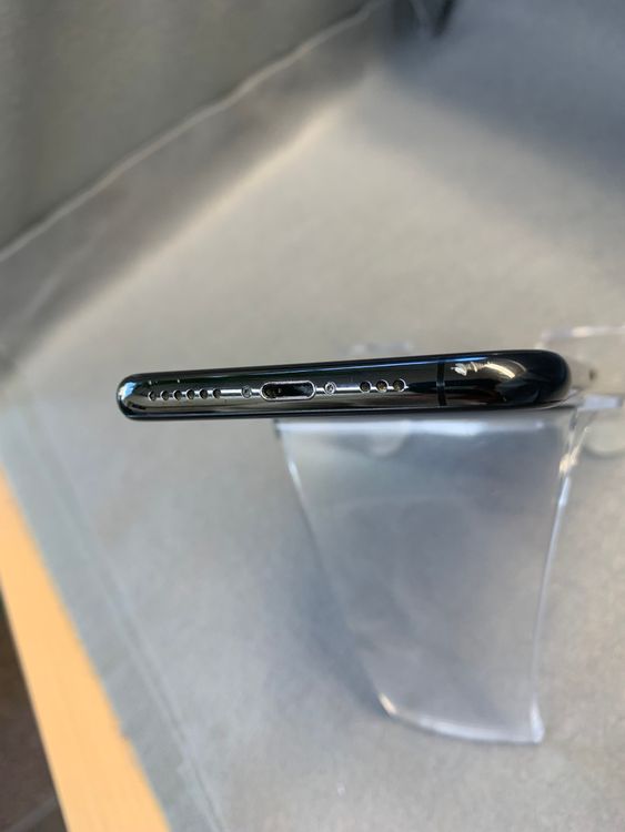 ���ʡ������ǡ�SIM�ե꡼��iPhone��XR��64GB �֥�å���