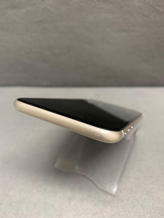 ���� ������ SIM�ե꡼ iPhoneSE ��3���� 64GB �������饤�ȿ�