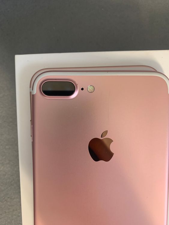 ���ʡ������ǡ�SIM�ե꡼��iPhone7 Plus 128GB ������������ɿ�
