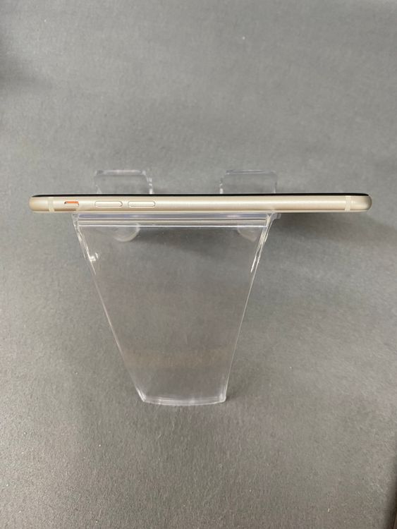 ���ʡ������ǡ�SIM�ե꡼��iPhoneSE ��3����  128GB �������饤�ȿ�