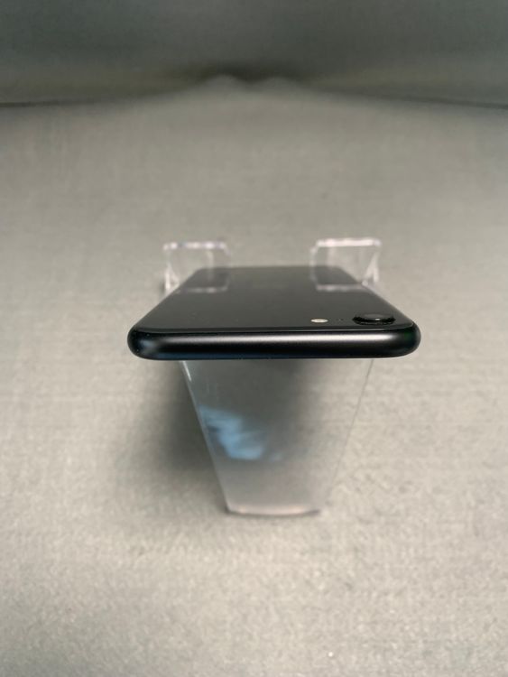 Ķ���� ������ SIM�ե꡼ iPhoneSE ��2���� 256GB �֥�å���