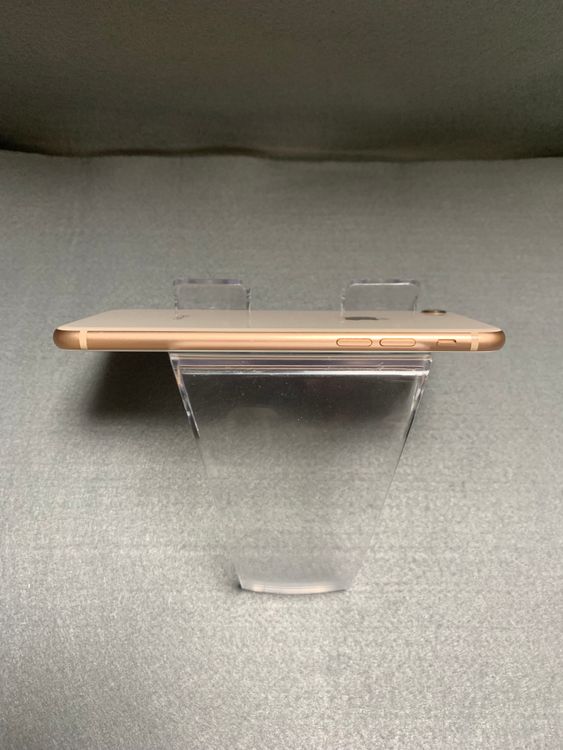   SIMե꡼ iPhone8 64GB ɿ