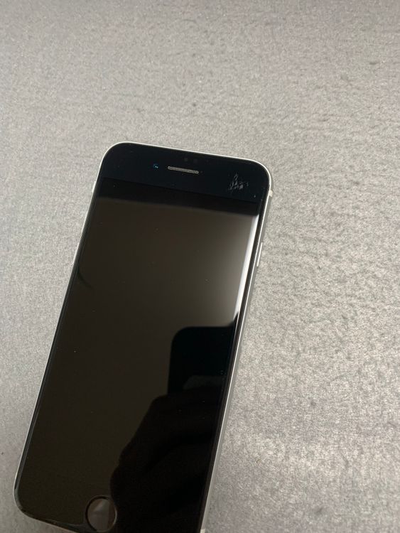 ���� ������ SIM�ե꡼ iPhoneSE ��2���� 64GB �ۥ磻�ȿ�