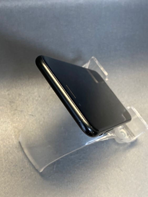 ��š������ǡ�SIM�ե꡼��iPhoneSE�������� 64GB �֥�å���