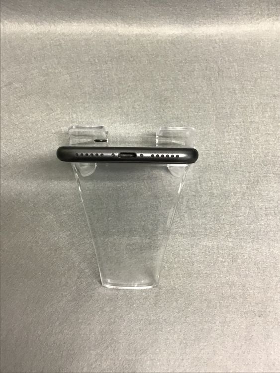 ���� ������ SIM�ե꡼��iPhone8  64GB ���ڡ������쥤��