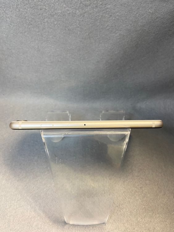 ��� ������ SIM�ե꡼ iPhone SE ��3���塡64GB �������饤�ȿ�