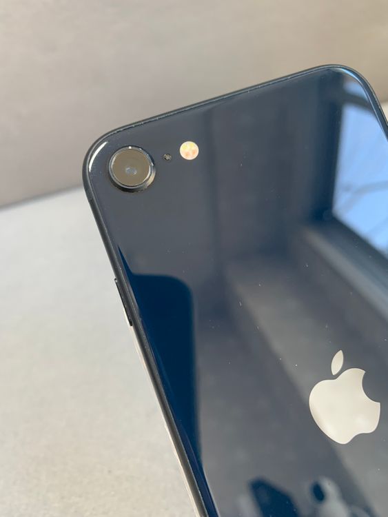 ���� ������ SIM�ե꡼ iPhoneSE ��3���� 64GB �ߥåɥʥ��ȿ�