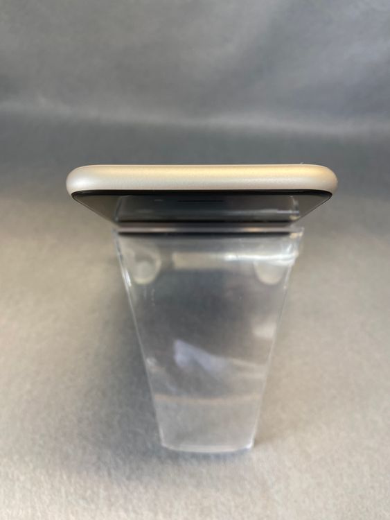 Ķ���ʡ��������ǥե꡼��iPhoneSE �軰���� 64GB ���������饤�ȿ�
