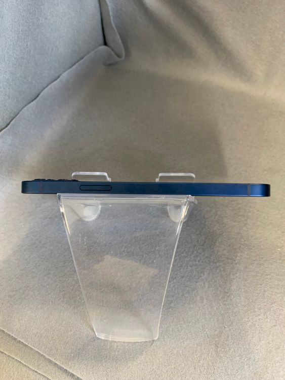 ���ʡ������ǡ�SIM�ե꡼��iPhone12 64GB �֥롼��