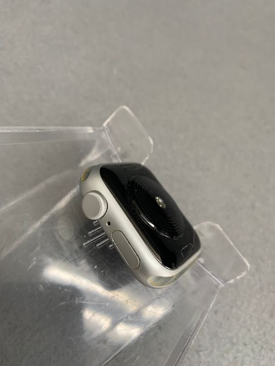 ���� Apple Watch SE ��1���� 32GB GPS��ǥ� 40mm