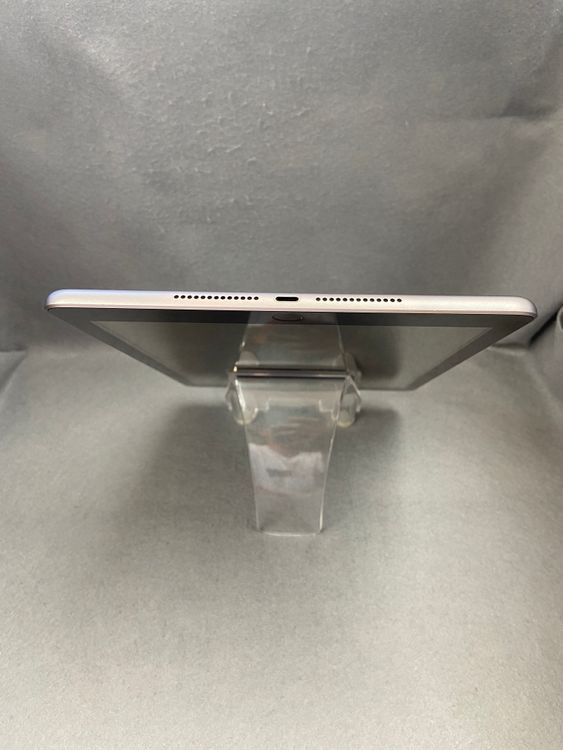 ���ʡ������ǡ�Wi-Fi �ǡ�iPad ��6���塡 128GB ���ڡ������쥤��