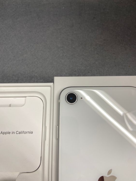 ���� ������ SIM�ե꡼ iPhoneSE-2 64GB �ۥ磻�ȿ�