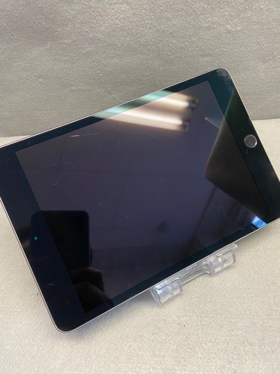 ������� ������ iPad mini ��5���� 64GB Wi-Fi�� ���ڡ������졼��