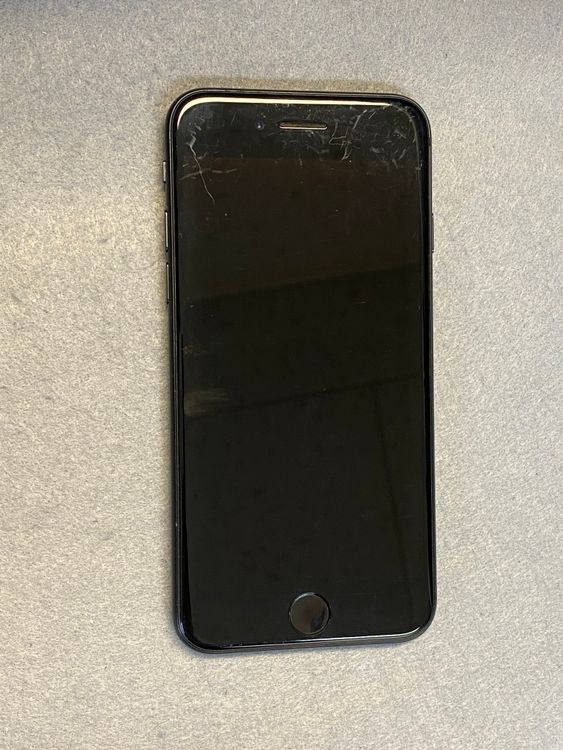 ��š������ǡ�SIM�ե꡼��iPhoneSE�������� 64GB �֥�å���