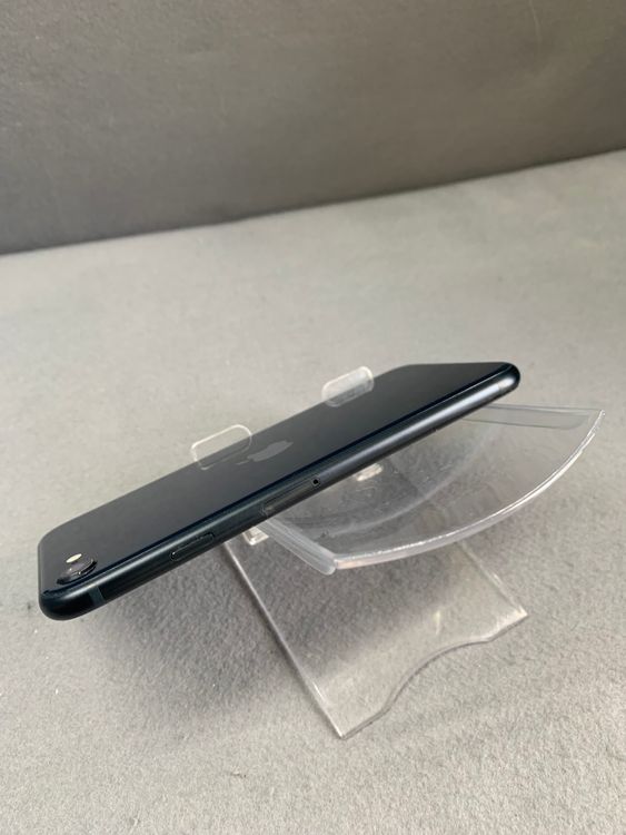 ������ ���� Apple���ȥ��� SIM�ե꡼ iPhoneSE �裳���� 64GB �ߥåɥʥ��ȿ�