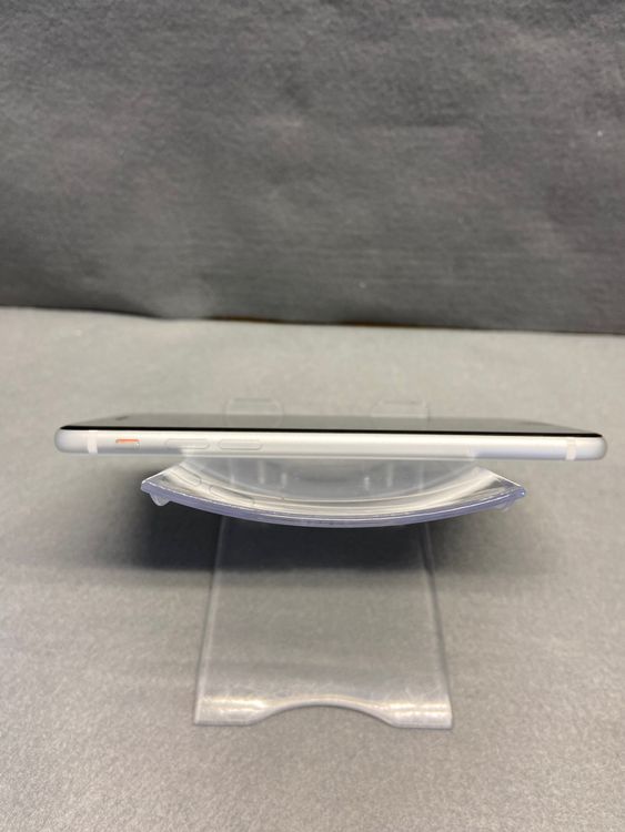 Ķ���� ������ SIM�ե꡼ iPhoneSE ��2���� 64GB �ۥ磻�ȿ�