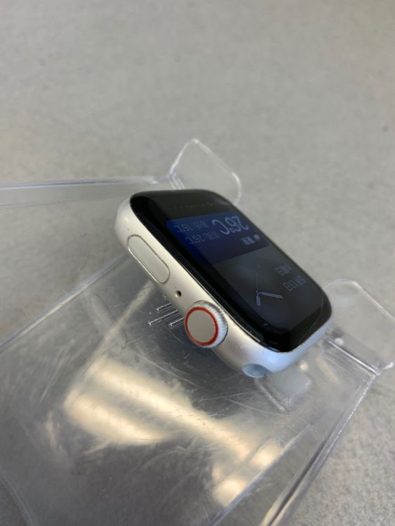 ���ʡ�Apple Watch SE ��2���� GPS��Cellular�ǡ�32GB 44mm