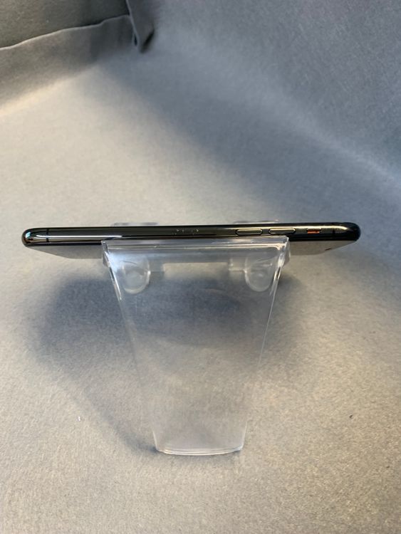 ���ʡ������ǡ�SIM�ե꡼��iPhoneXS�� 64GB �֥�å���