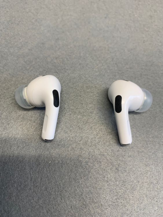 ���� AirPods Pro ��2���� Lightning���Ÿ�