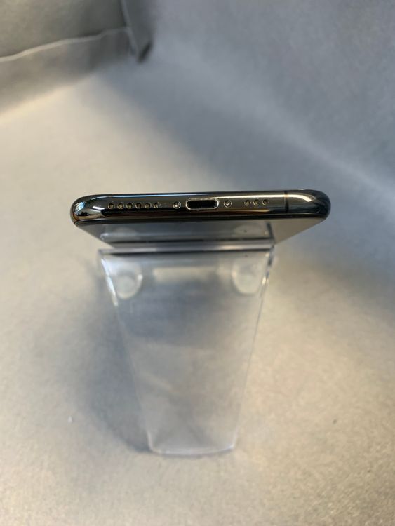 ���ʡ������ǡ�SIM�ե꡼��iPhoneXS�� 64GB �֥�å���