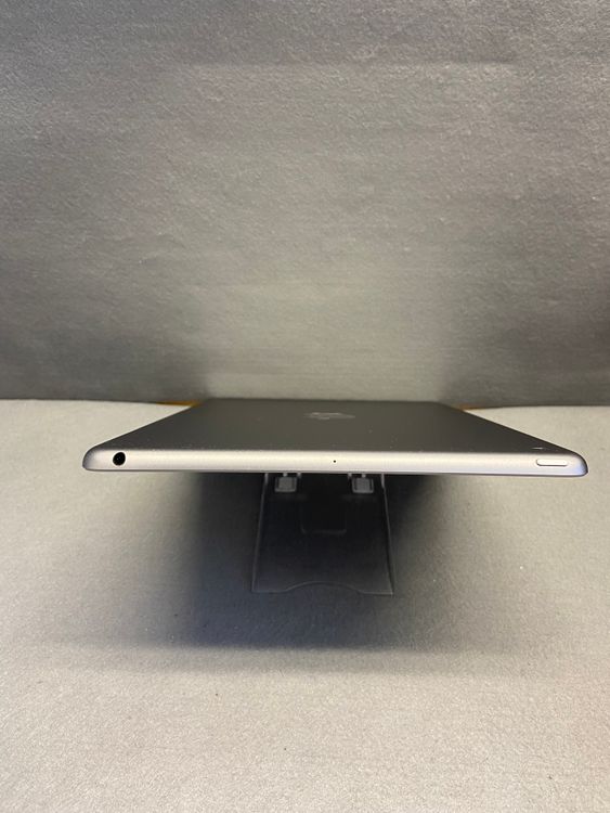 Ķ���� ������ WiFi�� iPad ��5���� 32GB ���ڡ������졼��