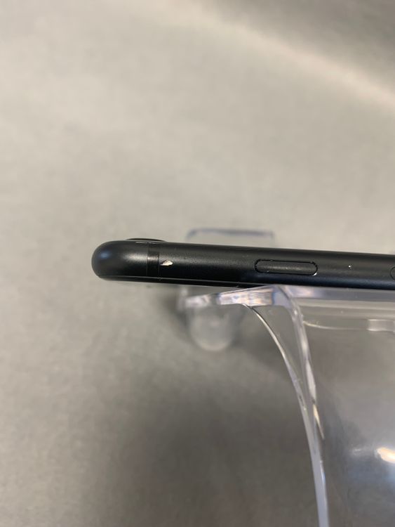 ������ʡ������ǡ�SIM�ե꡼��iPhone SE �������塡64GB �֥�å���