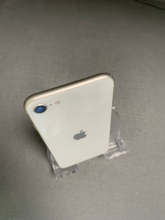 ���� ������ SIM�ե꡼ iPhoneSE ��3���� 64GB �������饤�ȿ�