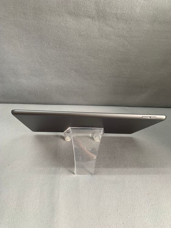 ���� ������ iPad ��9���� 64GB Wi-Fi�� ���ڡ������쥤��