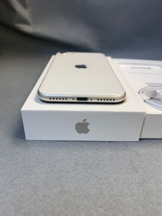 ���ʡ������ǡ�SIM�ե꡼��iPhoneSE �軰���� 64GB �ߥåɥ饤�ȿ�