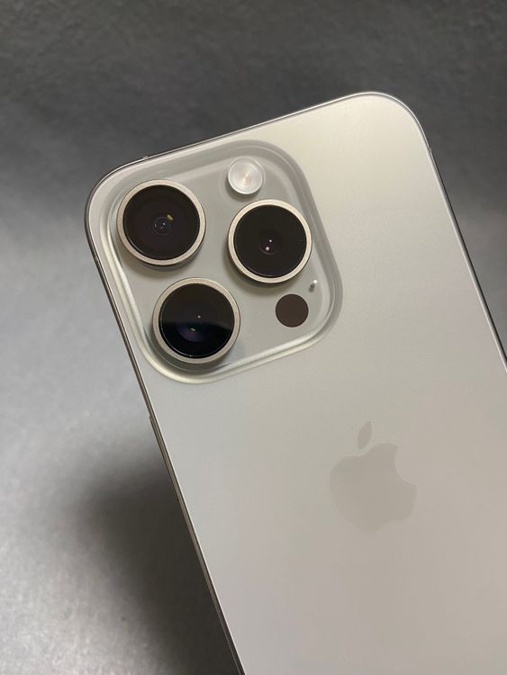 Ķ���ʡ�Apple���ȥ��ǡ�SIM�ե꡼��iPhone15 Pro 128GB �ʥ���������˥���