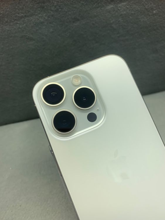 Ķ���ʡ�Apple���ȥ��ǡ�SIM�ե꡼��iPhone15 Pro 256GB �ۥ磻�ȥ����˥��࿧